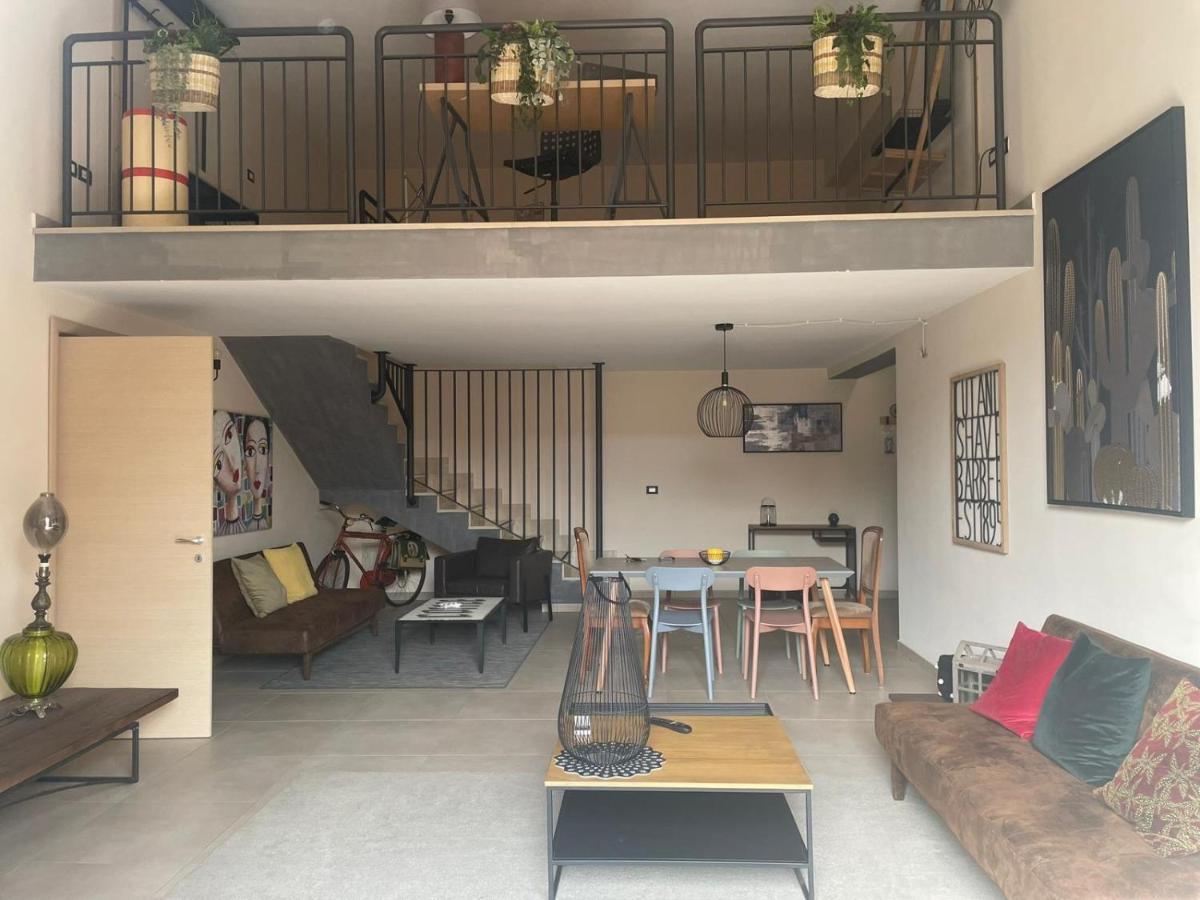 Industry Home كاتانيا المظهر الخارجي الصورة
