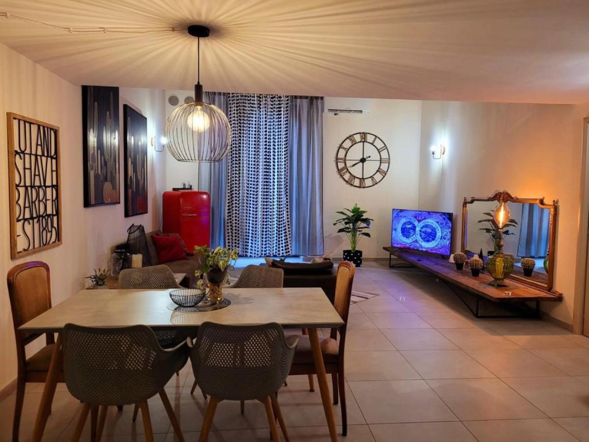 Industry Home كاتانيا المظهر الخارجي الصورة